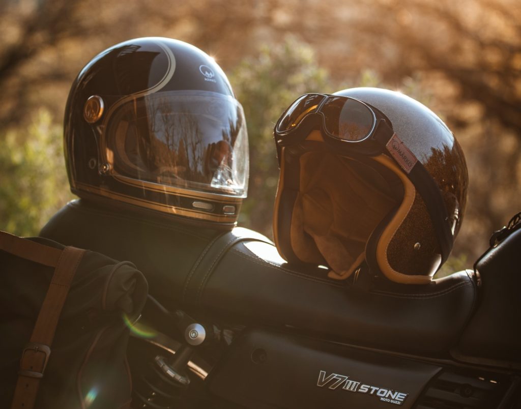 2 casques de moto